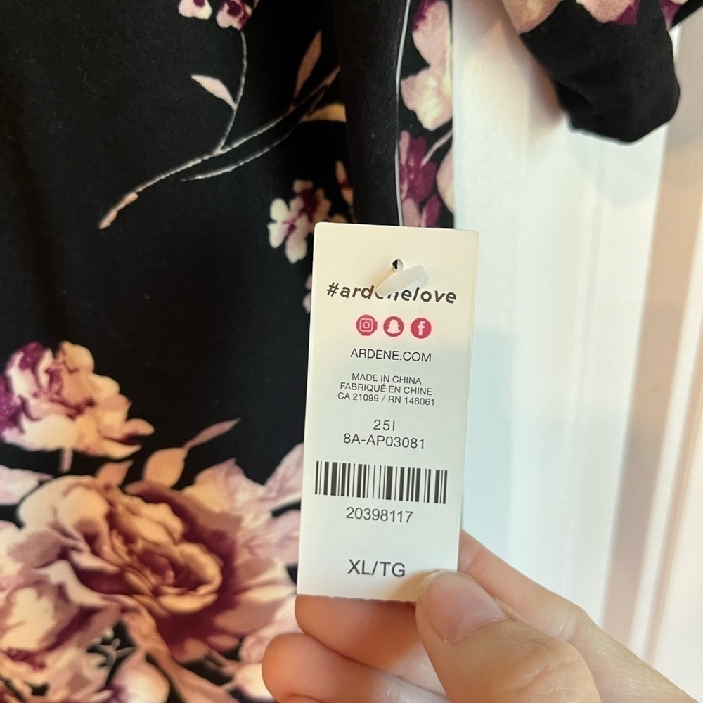 NWT Ardene Floral dress Black Sporty Swimsuit cover up - fits like a Medium - Picture 3 of 8